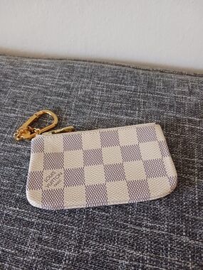 Louis Vuitton Damier Azur Key Pouch - White & Light Gray